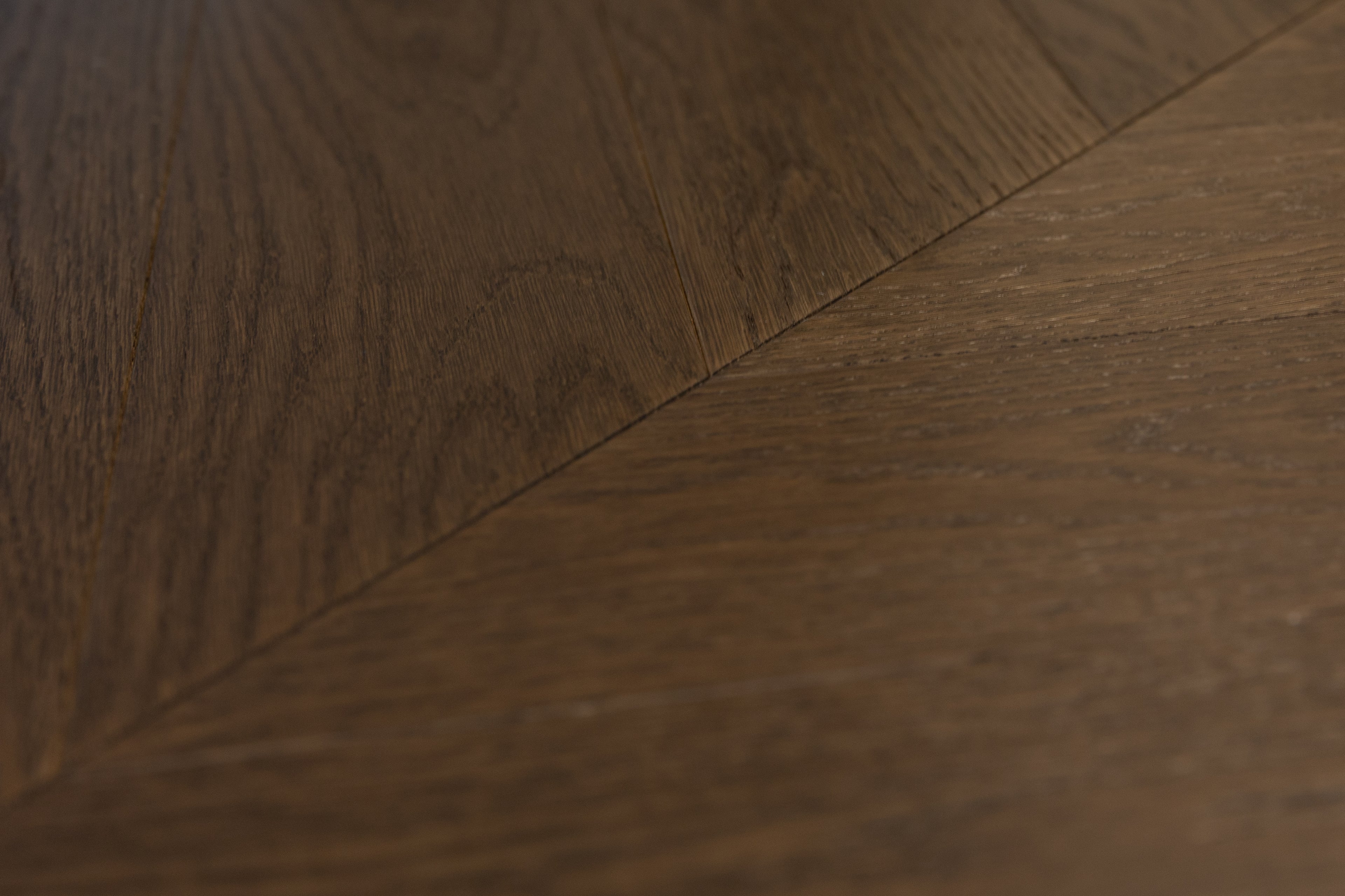 Jodła francuska Chevron Dąb Select Brown lakier, szczotka, faza V4