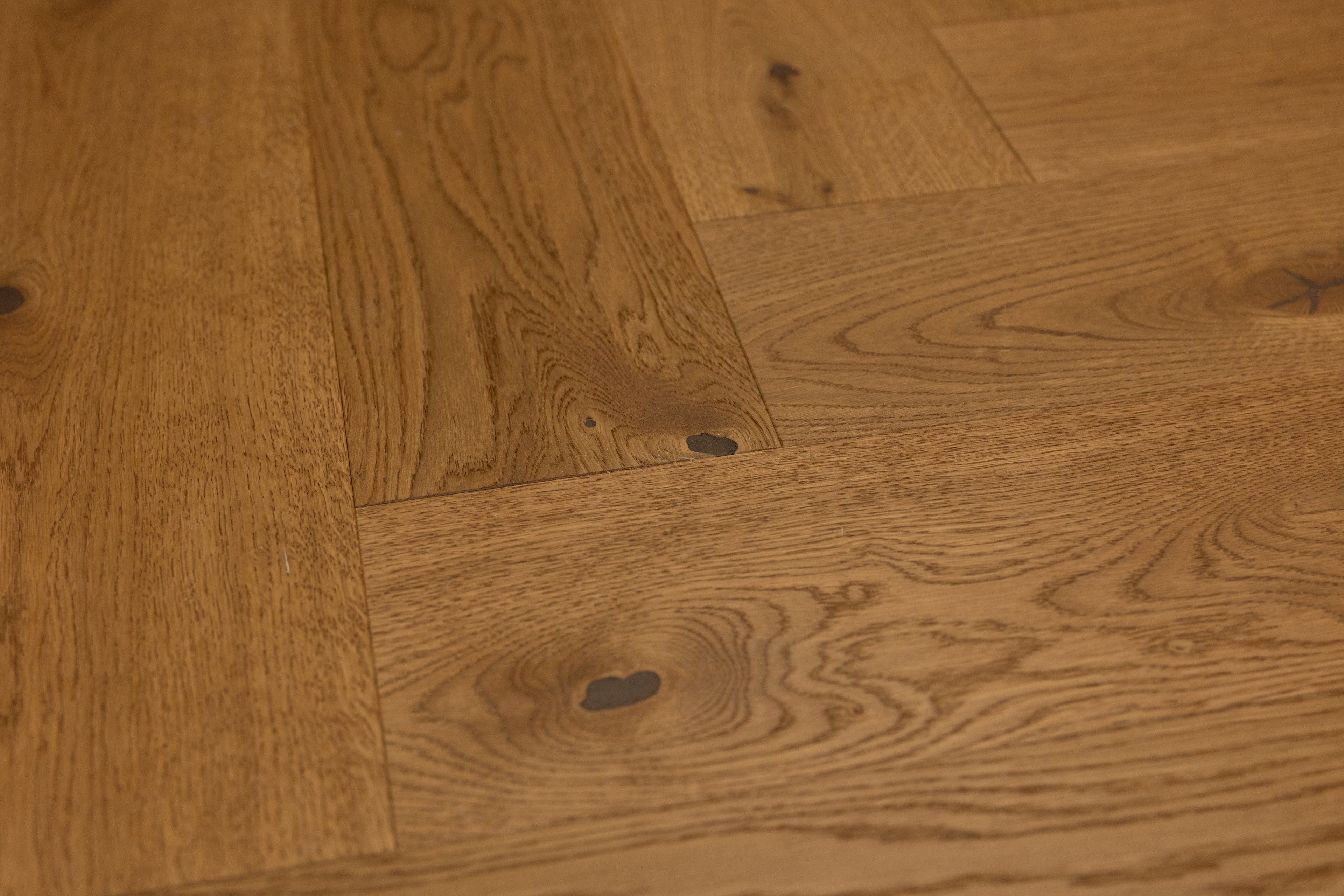 Jodła klasyczna Dąb Rustik Honey olej UV, szczotka, faza V4