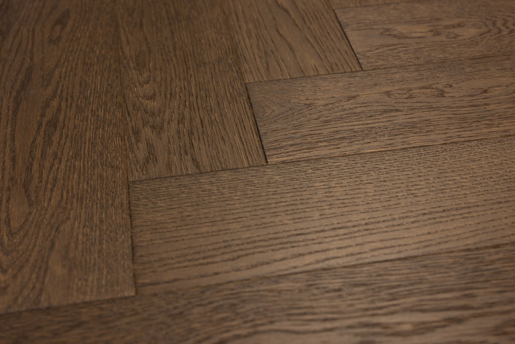 Jodła klasyczna Dąb Select Brown olej UV, szczotka, faza V4